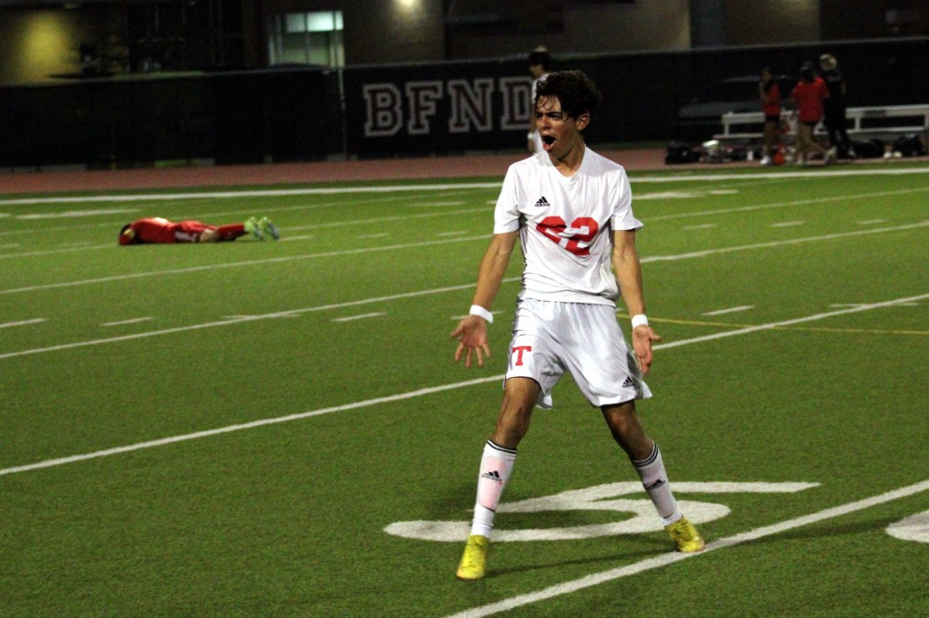 Texas HS Boys Playoffs- Tomball vs. Langham Creek – Photo Gallery