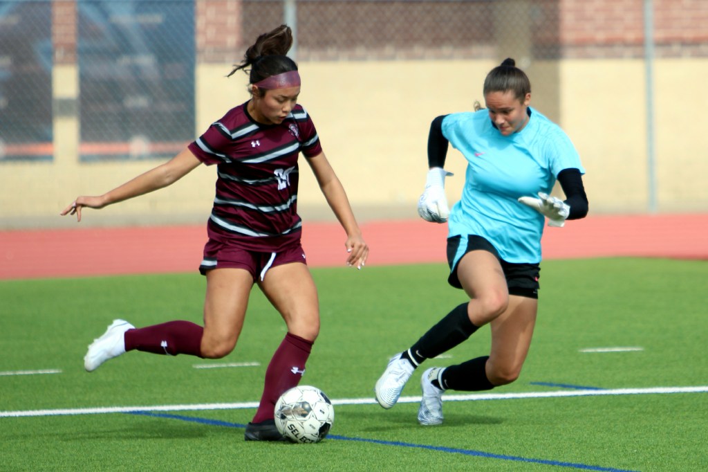 I10 Shootout: A&amp;M Consolidated vs. Clear Lake &#8211; Photos
