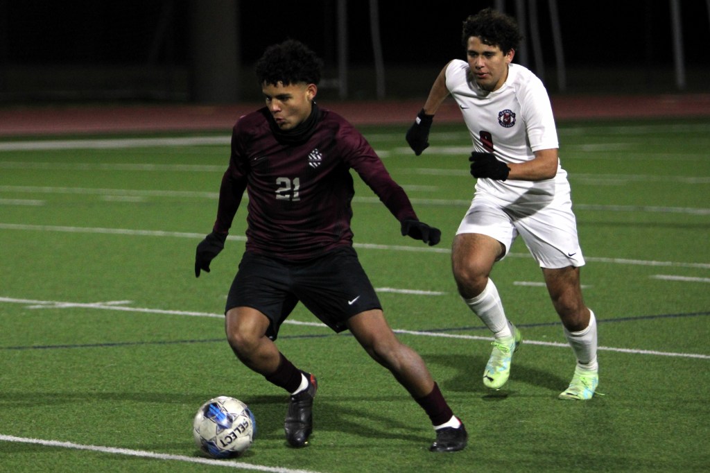 Texas HS Boys: Cinco Ranch vs. Tompkins – Photos