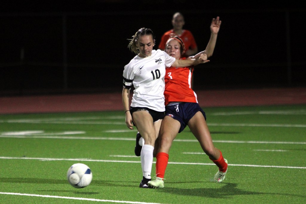 Texas HS Girls: Seven Lakes vs. Jordan – Photos