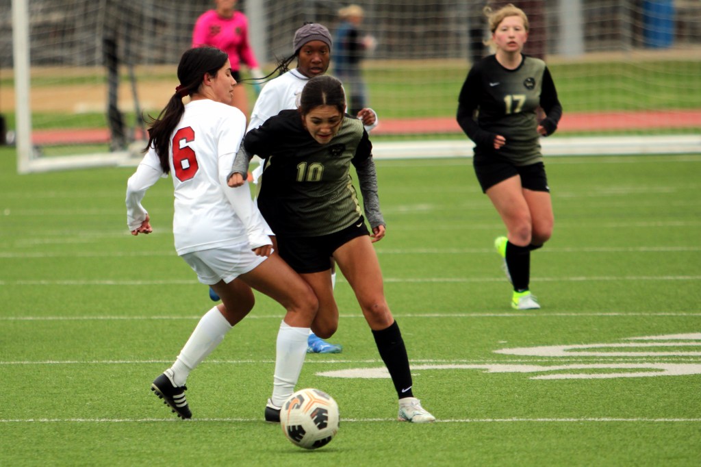 I-10 Shootout: Foster vs. Dawson &amp;#8211; Photos