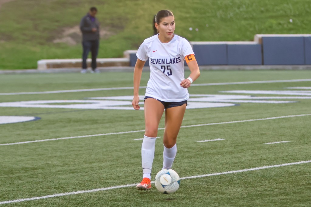 TX Playoffs: Senior defenders push Seven Lakes past Ridge Point