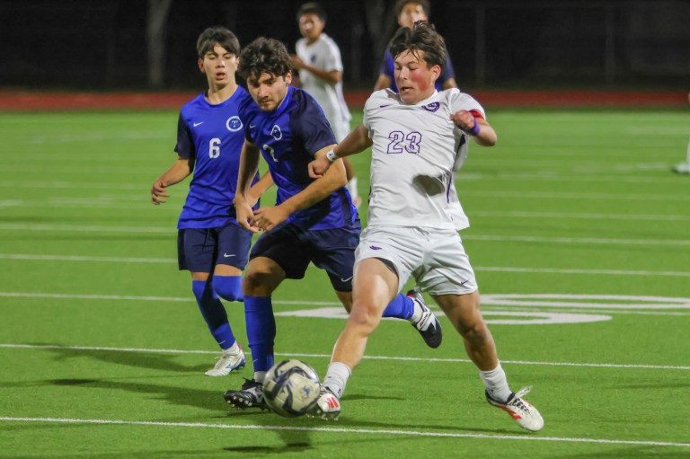 Texas HS: Taylor vs. Klein Cain – Photos