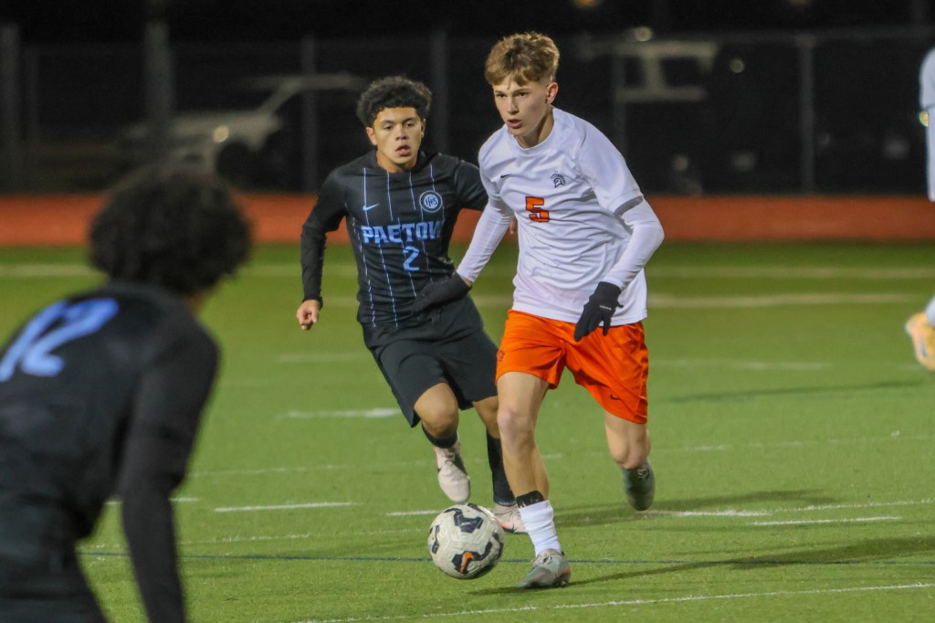 Texas HS: Seven Lakes top Paetow 4-0 on the road in district play