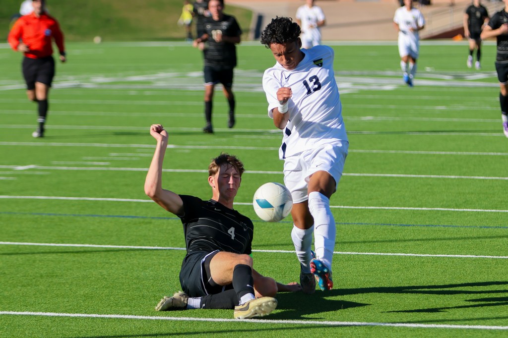 Texas HS: Jordan vs. Cypress Ranch – Photos