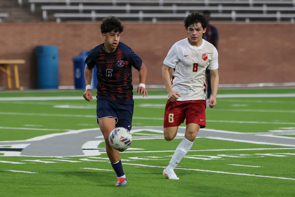 Texas HS: Tompkins vs. Cy Woods – Photos