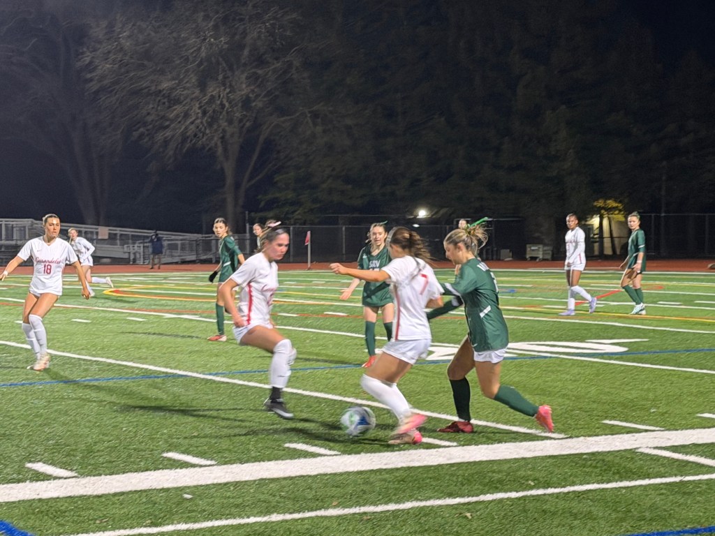 Carondelet tops San Ramon Valley in first-round play