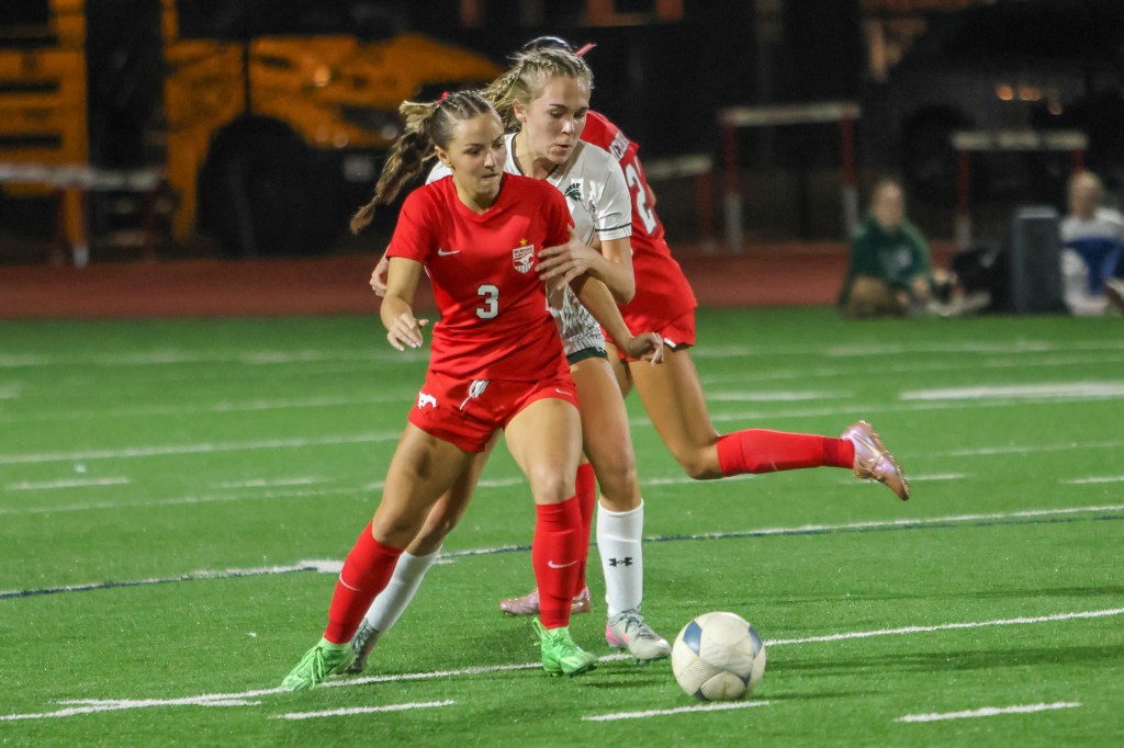 Texas HS: Undefeated Memorial and Stratford even in district game