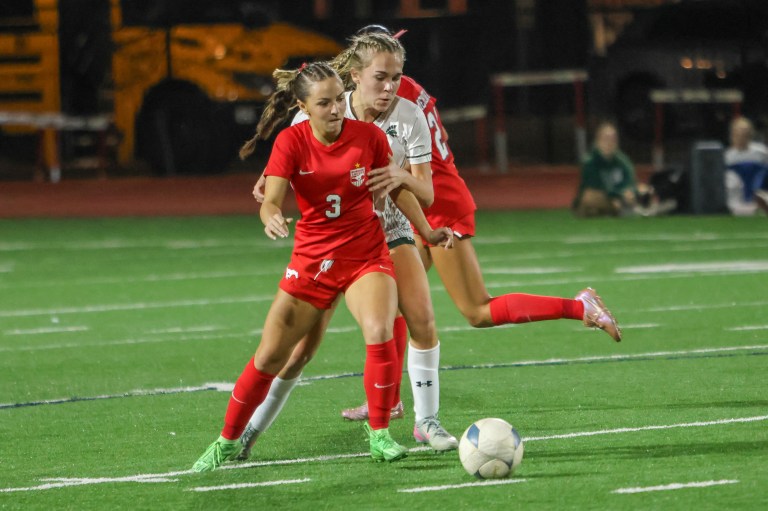 Texas HS: Undefeated Memorial and Stratford even in district game