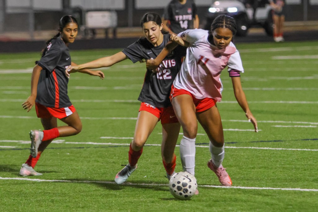 Texas HS: Travis vs. Austin – Photos